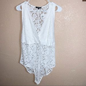 White lace bodysuit V-neck cut- Ambiance